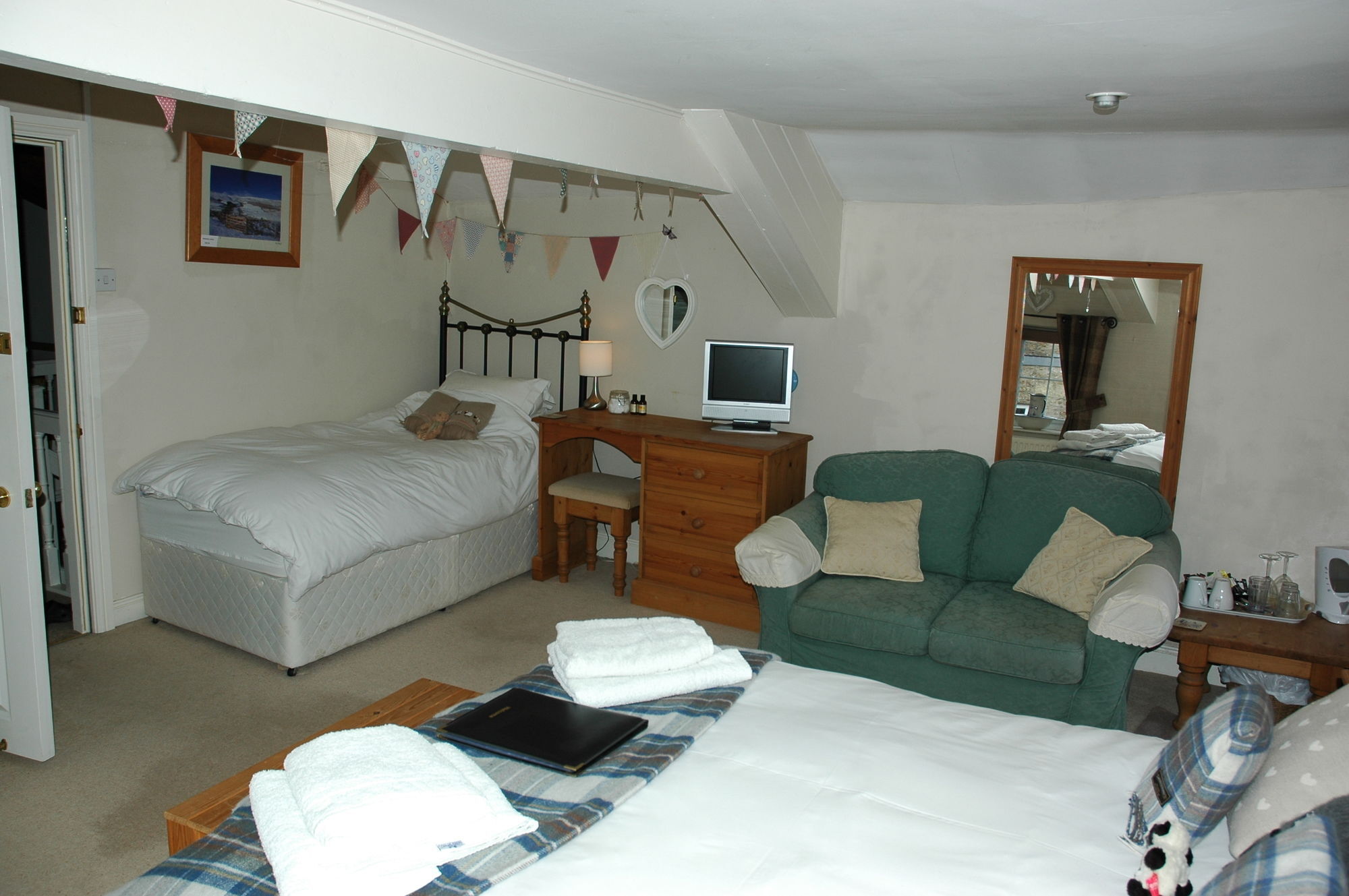 Holmedale Bed And Breakfast เลย์เบิร์น ภายนอก รูปภาพ